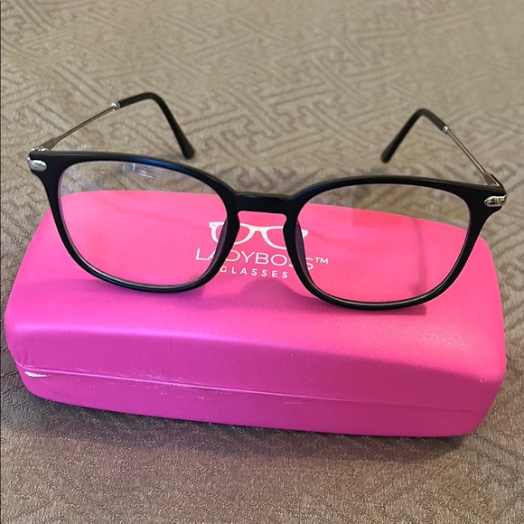 LadyBoss Black Glasses with Pink Case